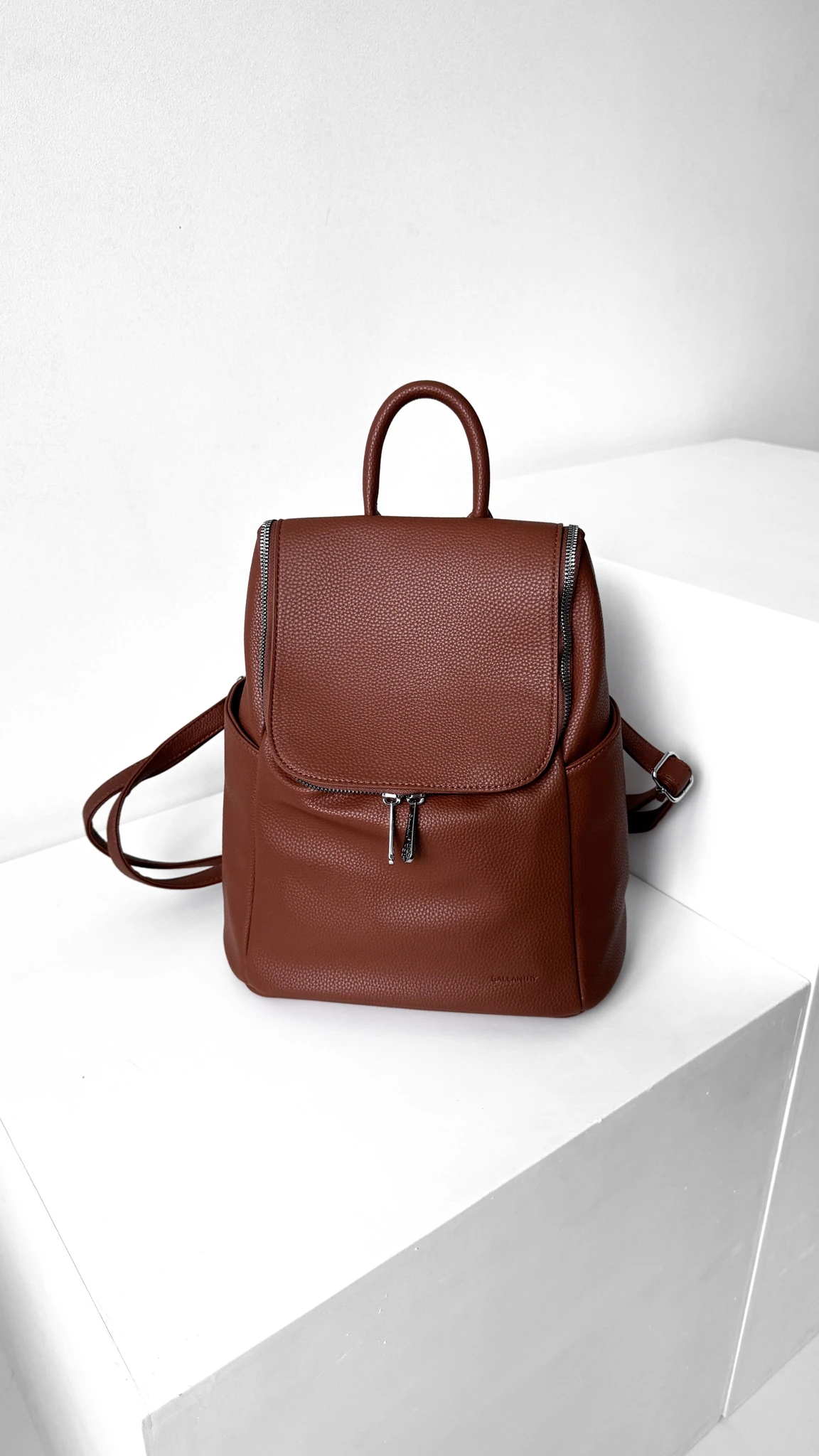 brown_cognac.webp