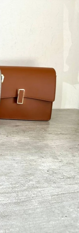 brown_cognac.webp