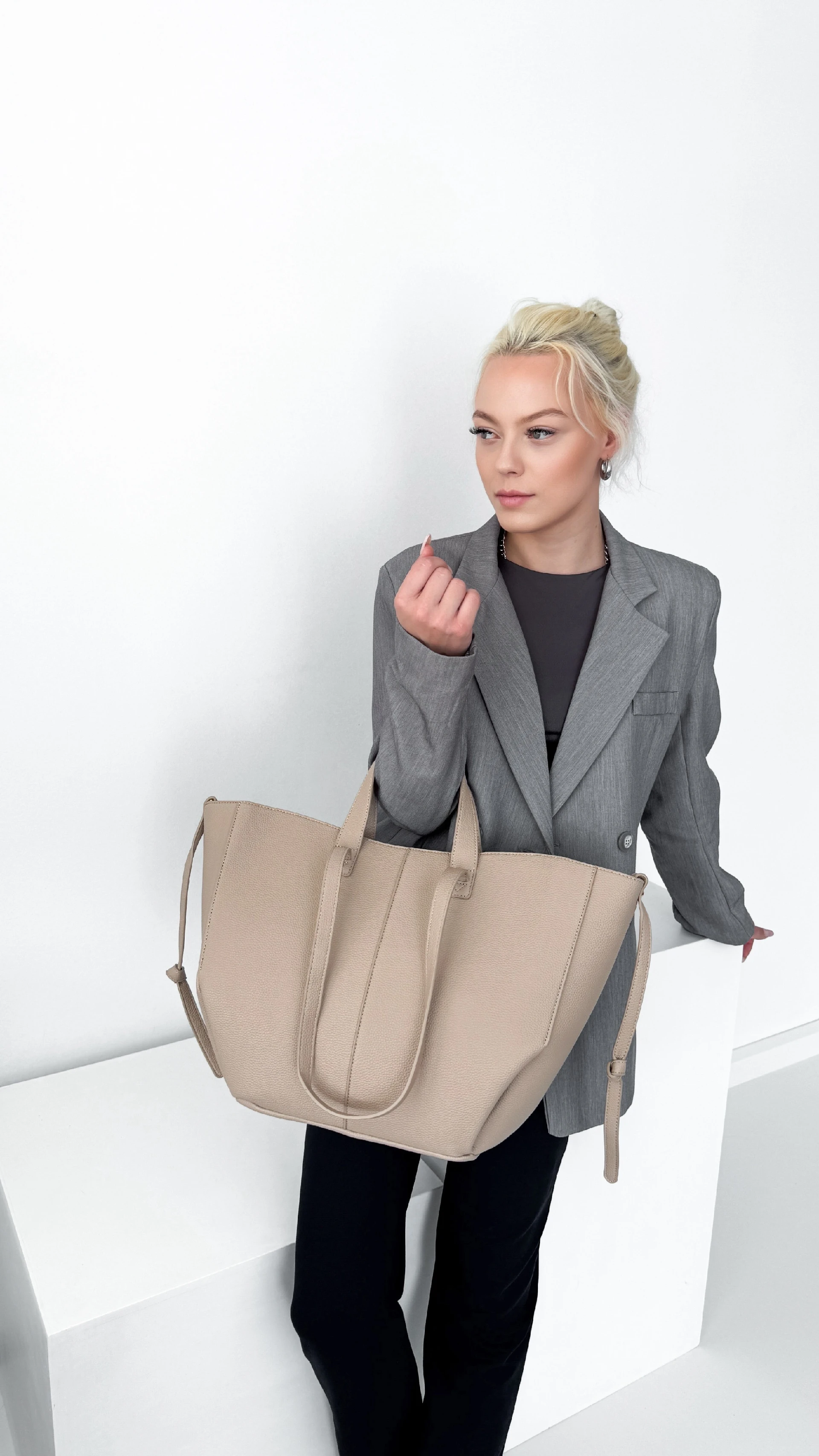 taupe.jpg