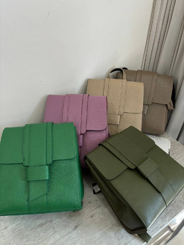 taupe.jpg